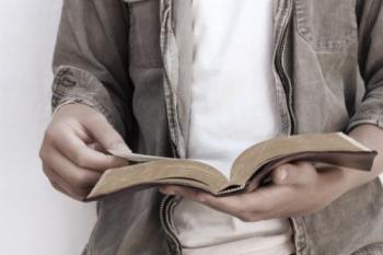 O Evangelho ensina a combater o mal, orienta o Papa