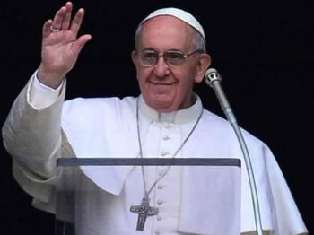 No Angelus do próximo domingo o Papa Francisco presenteará aos fiéis com milhares de Evangelhos de bolso
