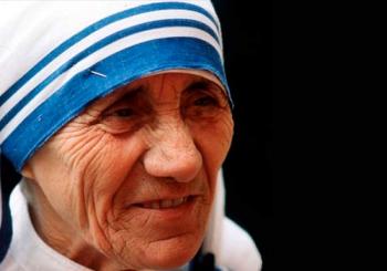 Papa Francisco canonizaria à Mãe Teresa durante Jubileu da Misericórdia?