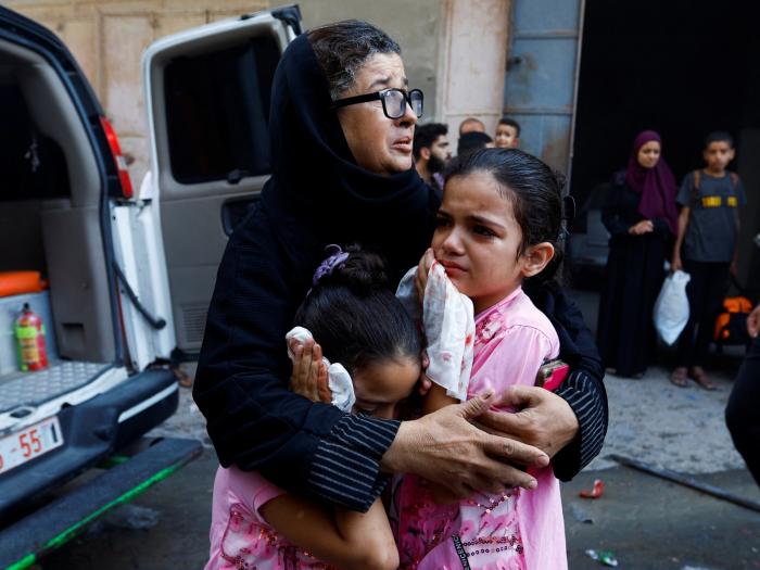 Papa liga para o pároco de Gaza, nos pediu para proteger as crianças