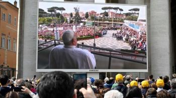 Papa Francisco recebe alta e agradece a todos