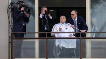 Papa mostra que a vida também é marcada pela fragilidade, diz cardeal Paglia
