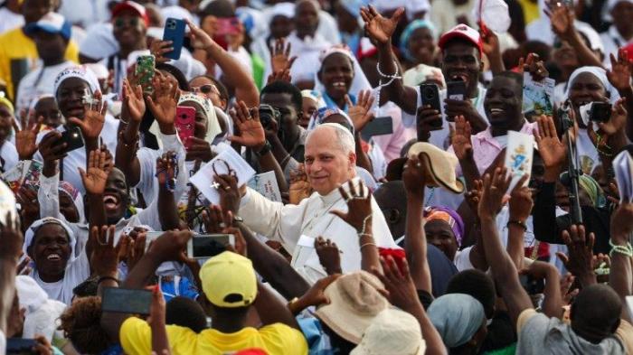 Sejam testemunhas do amor, da justiça e da paz, pede Leão XIV aos jovens africanos